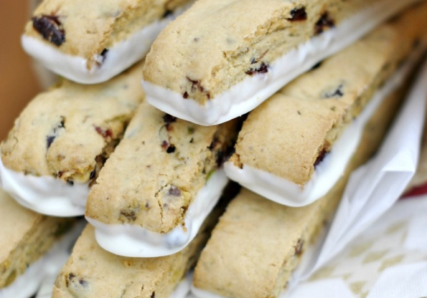 cranberry pistachio biscotti